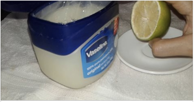 Vaselina com limão para remover manchas 